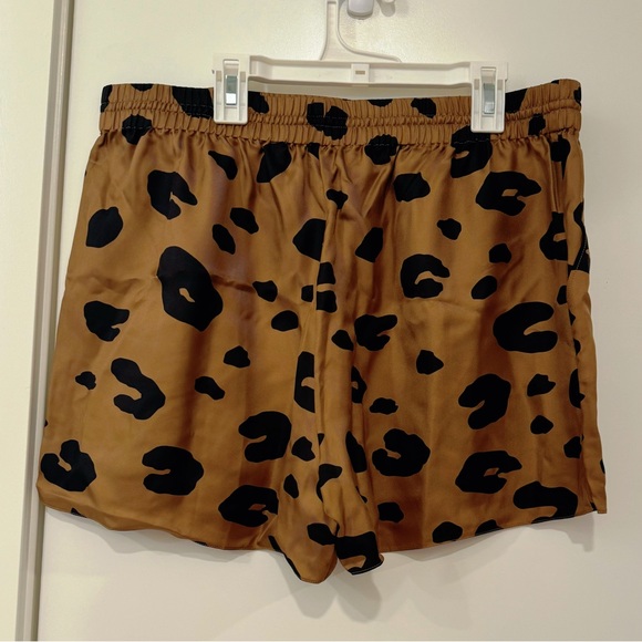NWT! THEORY Leopard Silk Shorts size Large L